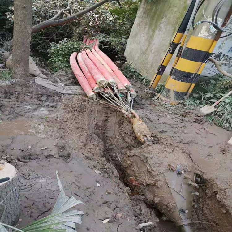 和平挖金矿拖拉管